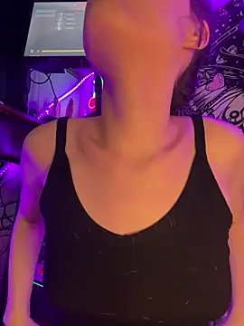 แชท XXX สดของ Lilactease
