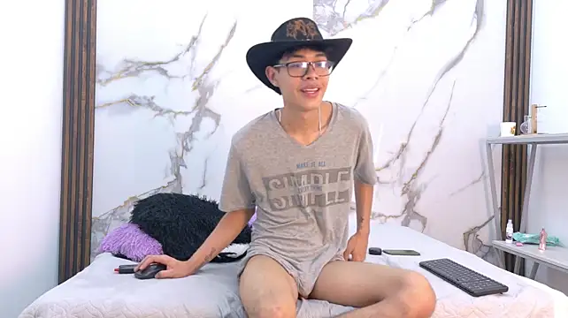 Czat XXX na żywo – Andrew16__Re