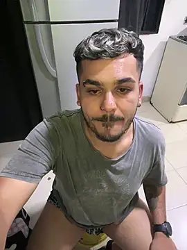 LatinBearX – Live XXX-chat