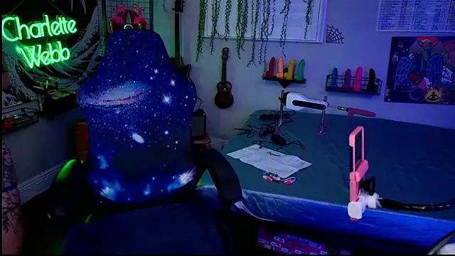 CharletteWebb élő XXX-chatje