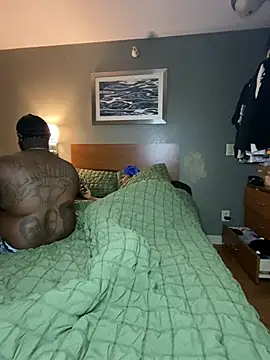 XXX chat uživo modela Tattedupdek