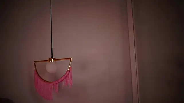ElsaYoung Adlı Modelin Canlı XXX Sohbeti