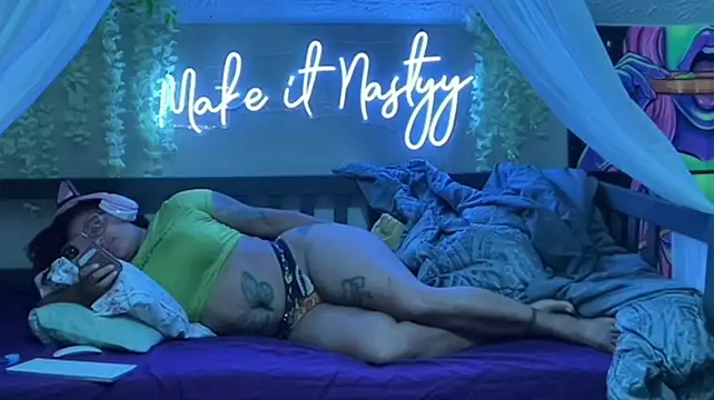 Chat XXX ao vivo de FaeAfterDark