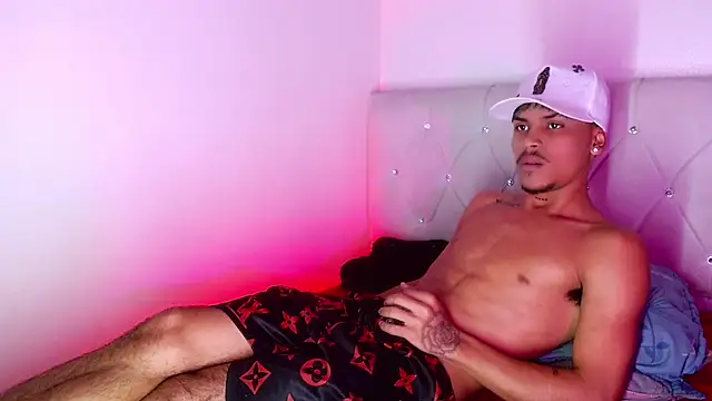 Angel_foxc13 élő XXX-chatje