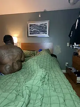 XXX chat uživo modela Tattedupdek