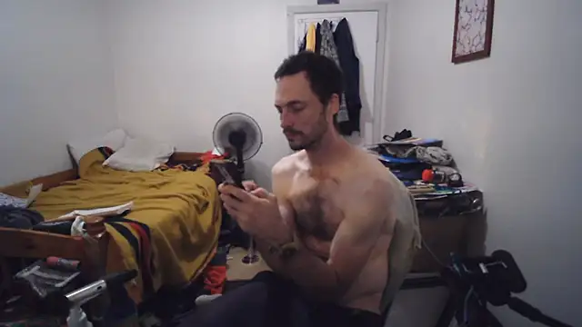JohnnyMoves Show in webcam
