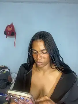 FlorSalvaje_'s Live XXX Chat