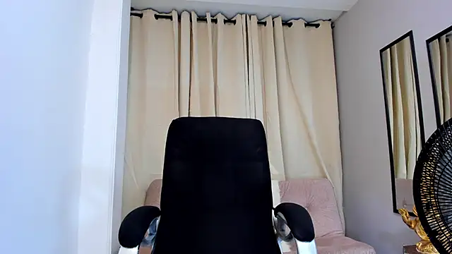 Violeta_Tepes Chat XXX in diretta