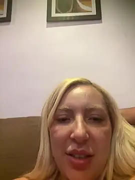 Juuhschmitt's Live XXX Chat