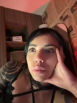 i_am_nina_ Adlı Modelin Canlı XXX Sohbeti