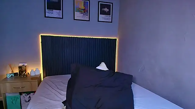 Leo_Savage_ Show Webcam