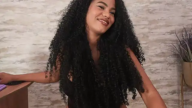 HOTBLACKANDWHITE2 Adlı Modelin Canlı XXX Sohbeti