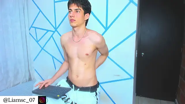 Вебкам-шоу liam_scott77