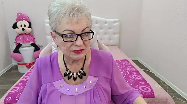 Chat +18 de KayleSmoll ao vivo