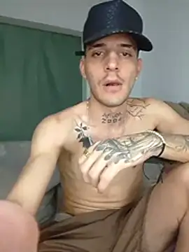 MaxHornyLatin live XXX chat