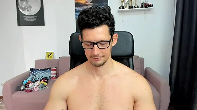 BrutusK08 Adlı Modelin Canlı XXX Sohbeti