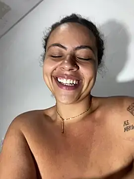 Chloe_Leaozinho Adlı Modelin Canlı XXX Sohbeti