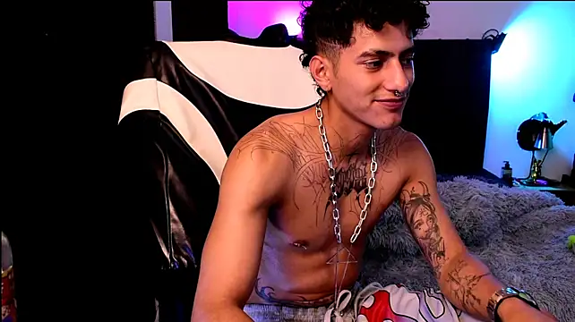 DemonKush-- live XXX chat