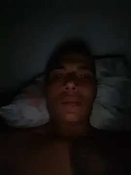 Andrezzz69のライブXXXチャット