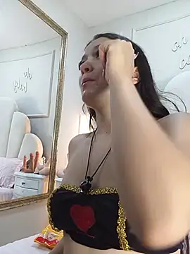 Nahomyrain Adlı Modelin Canlı XXX Sohbeti