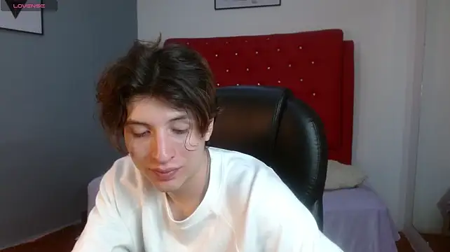 Živý XXX chat Marcoviolet