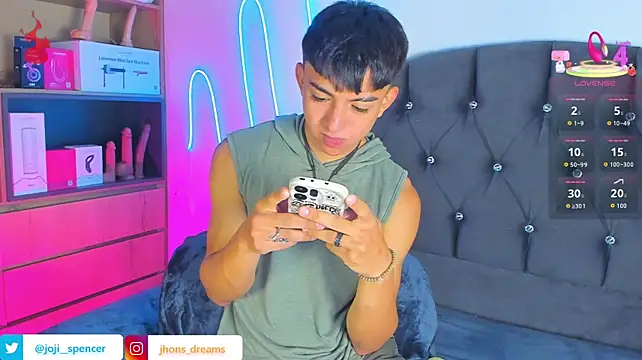 joji__spencern Webbikameraesitys