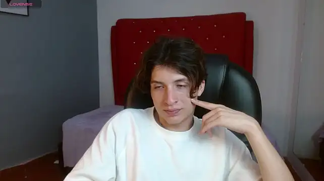 Marcoviolet's Live XXX Chat