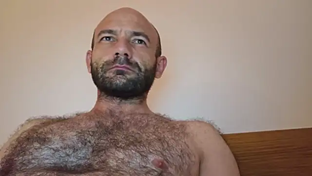 Vorelth élő XXX-chatje
