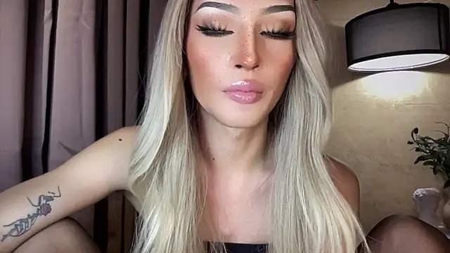 Alicegreenexx's Live XXX Chat