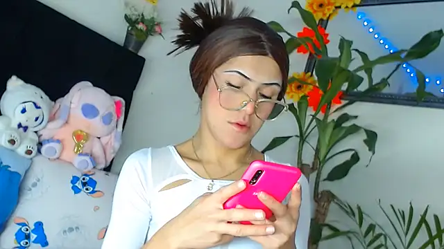 NathalialLooesn Webbikameraesitys