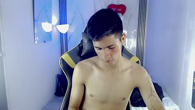 Chat +18 de Ascii_one ao vivo