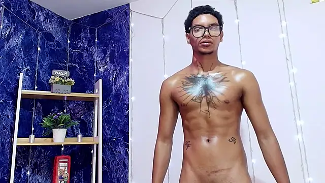 XXX chat uživo modela kai_storm77