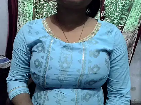 Miss_beautygirl Adlı Modelin Canlı XXX Sohbeti