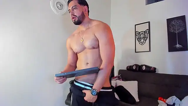 Justin_kingX7 élő XXX-chatje