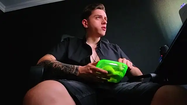 Онлайн чат XXX FelixStarkk