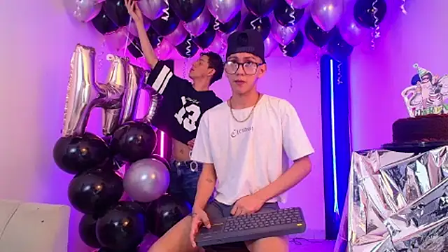 Chatroom XXX en direct de Marcus_and_Tony