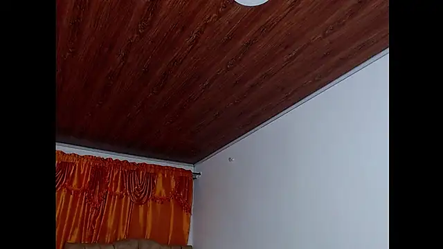 rowanbig Show in webcam