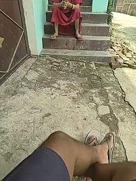 COUPLLE_VILLAGE Show in webcam