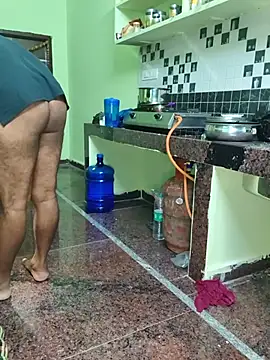 Hotviyaja-sexy's Webcam Show
