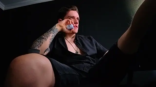 FelixStarkk লাইভ XXX চ্যাট