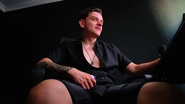 Онлайн чат XXX FelixStarkk