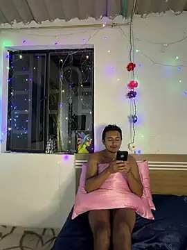 Simone_Miller 即時 XXX 聊天