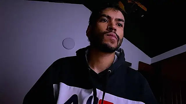Lucius_Noal Adlı Modelin Canlı XXX Sohbeti