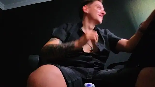 FelixStarkk Chat XXX in diretta