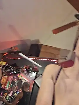 Czat XXX na żywo – Splash_Queen420