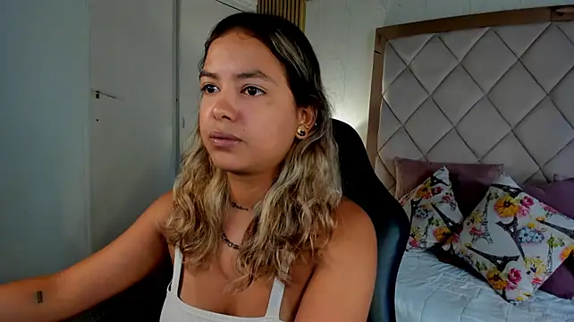 dulce_lyraa1's Live XXX Chat