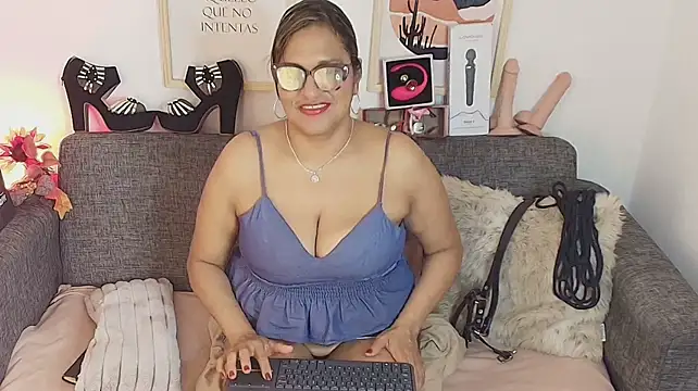 Angelabrowm's Live XXX Chat