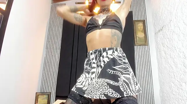 Chat +18 de Emily_Collins69 ao vivo