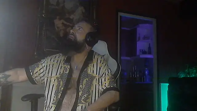 Вебкам-шоу maseurbeardedpig