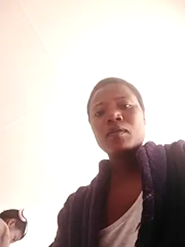 XXX chat uživo modela Queen_Diva45